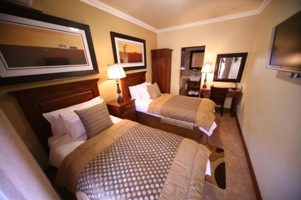 Le Cozmo Guesthouse Johannesburg Exterior photo